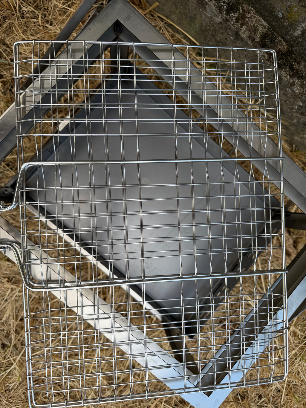 Urban Grill™ – BBQ portable pivotant avec hauteur de charbon réglable