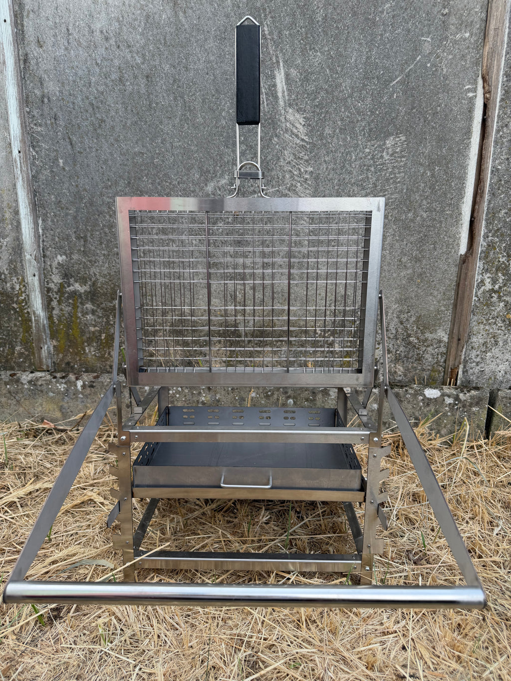 Urban Grill™ – BBQ portable pivotant avec hauteur de charbon réglable